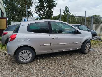 Vrakbiler auto Renault Clio 1.2 Collection 2010/10