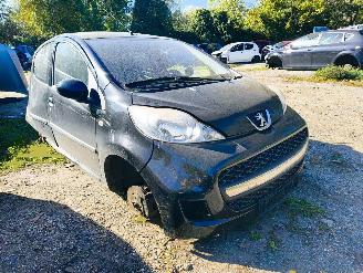 disassembly passenger cars Peugeot 107 1.0-12V XS 2011/7