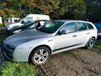 Vrakbiler auto Alfa Romeo 159 Sportwagon 2.2 JTS Distinctive 2006/10