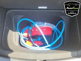 Tesla Model Y Model Y (5YJY), SUV, 2019 Long Range 72kWh picture 21