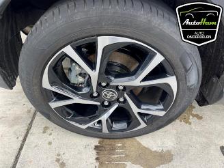 Toyota C-HR C-HR (X1,X5), SUV, 2016 2.0 16V Hybrid picture 7