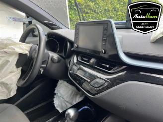 Toyota C-HR C-HR (X1,X5), SUV, 2016 2.0 16V Hybrid picture 22