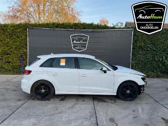 Auto da rottamare Audi A3 A3 Sportback (8VA/8VF), Hatchback 5-drs, 2012 / 2020 1.6 TDI Ultra 16V 2015/7