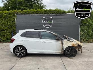 Coche siniestrado Volkswagen Polo Polo VI (AW1), Hatchback 5-drs, 2017 1.0 TSI 12V 2024/8
