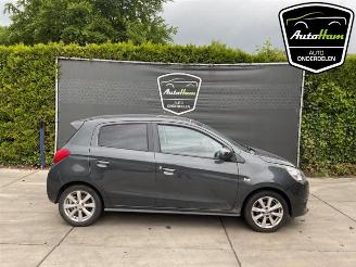 Coche siniestrado Mitsubishi Space-star Space Star (A0), Hatchback, 2012 1.2 12V 2013/7