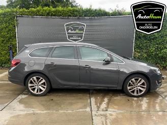 Coche siniestrado Opel Astra Astra J Sports Tourer (PD8/PE8/PF8), Combi, 2010 / 2015 1.6 CDTI 16V 2015/1