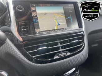 Peugeot 2008 2008 (CU), MPV, 2013 / 2019 1.2 12V e-THP PureTech 110 picture 16