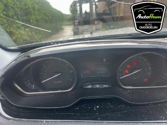 Peugeot 2008 2008 (CU), MPV, 2013 / 2019 1.2 12V e-THP PureTech 110 picture 13