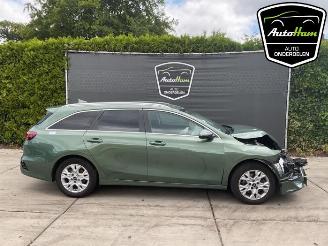 Salvage car Kia Cee d Ceed Sportswagon (CDF), Combi 5-drs, 2018 1.0i T-GDi 12V 2024/6