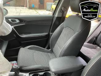 Kia Cee d Ceed Sportswagon (CDF), Combi 5-drs, 2018 1.0i T-GDi 12V picture 27