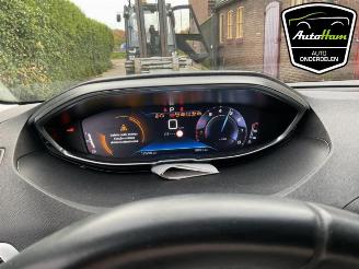 Peugeot 5008 5008 II (M4/MC/MJ/MR), MPV, 2016 / 2024 1.2 12V e-THP PureTech 130 picture 18