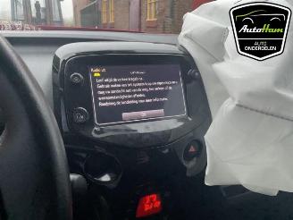 Peugeot 108 108, Hatchback, 2014 1.0 12V VVT-i picture 26