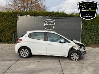 Uttjänta bilar auto Peugeot 208 208 I (CA/CC/CK/CL), Hatchback, 2012 / 2019 1.0 Vti 12V PureTech 2013/10