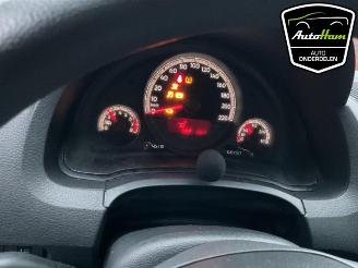 Volkswagen Up! Up! (121), Hatchback, 2011 1.0 12V 60 picture 17