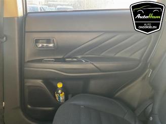 Mitsubishi Outlander Outlander (GF/GG), SUV, 2012 / 2022 2.4 16V PHEV 4x4 picture 27