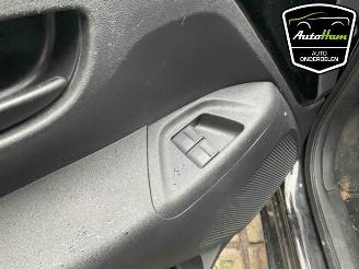 Peugeot 108 108, Hatchback, 2014 1.0 12V VVT-i picture 19