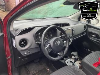 Toyota Yaris Yaris III (P13), Hatchback, 2010 / 2020 1.5 16V Hybrid picture 15