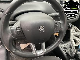 Peugeot 208 208 I (CA/CC/CK/CL), Hatchback, 2012 / 2019 1.2 Vti 12V PureTech 82 picture 18