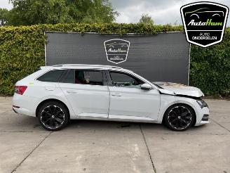 Vrakbiler auto Skoda Superb Superb Combi (3V5), Combi, 2015 / 2024 1.4 TSI iV 16V 2021/2