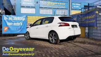 Coche siniestrado Peugeot 308 308 (L3/L8/LB/LH/LP), Hatchback 5-drs, 2013 / 2021 1.2 12V e-THP PureTech 110 2015/7