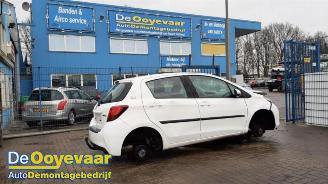 Autoverwertung Toyota Yaris Yaris III (P13), Hatchback, 2010 / 2020 1.0 12V VVT-i 2015/12