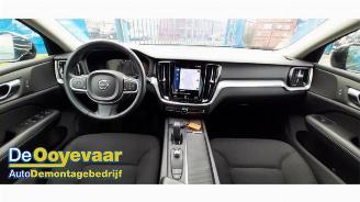 Volvo V-60 V60 II (ZW), Combi, 2018 2.0 B3 16V Mild Hybrid picture 2