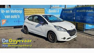 Vrakbiler auto Peugeot 208 208 I (CA/CC/CK/CL), Hatchback, 2012 / 2019 1.0 Vti 12V PureTech 2014/10
