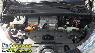 Renault Zoé Zoe (AG), Hatchback 5-drs, 2012 46kW picture 3