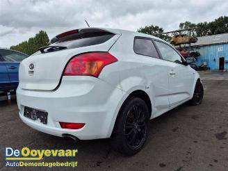 Kia Pro cee d Pro cee'd (EDB3), Hatchback 3-drs, 2008 / 2012 1.4 CVVT 16V picture 3