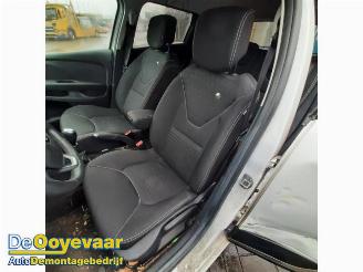 Renault Clio Clio IV Estate/Grandtour (7R), Combi 5-drs, 2012 / 2021 0.9 Energy TCE 90 12V picture 6