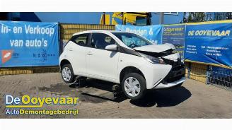 Vrakbiler auto Toyota Aygo Aygo (B40), Hatchback, 2014 1.0 12V VVT-i 2016/10