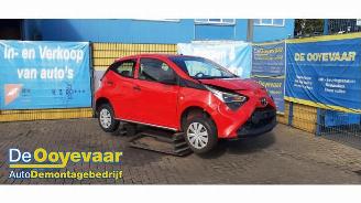 Vrakbiler auto Toyota Aygo Aygo (B40), Hatchback, 2014 1.0 12V VVT-i 2019/5