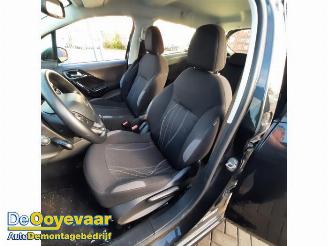 Peugeot 208 208 I (CA/CC/CK/CL), Hatchback, 2012 / 2019 1.4 16V picture 6