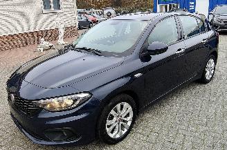Unfallwagen Fiat Tipo Fiat Tipo Lounge 2017/9