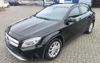 ocasión turismos Mercedes GLA Mercedes-Benz GLA 200 leder navi amg line topstaat ! 2014/6
