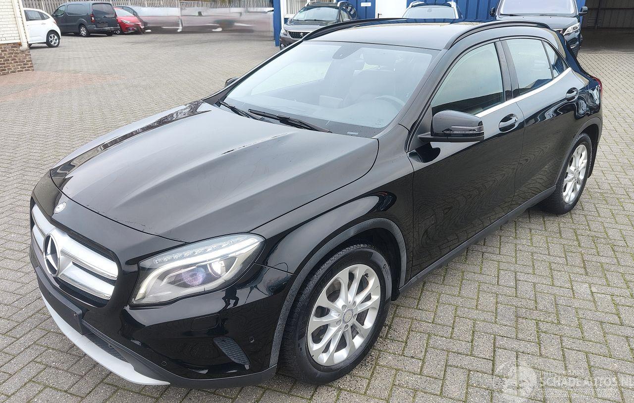 Mercedes GLA Mercedes-Benz GLA 200 leder navi amg line topstaat !
