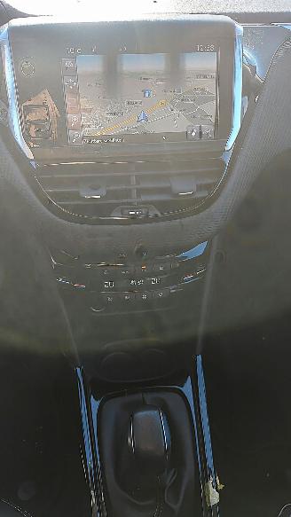 Peugeot 2008 Peugeot 2008 Allure navi 86237 km lichte schade picture 9