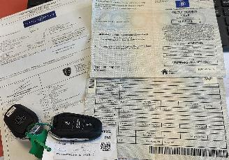 Peugeot 308 Peugeot 308 GT oliven grun /schwartses leder rijdende schade picture 20