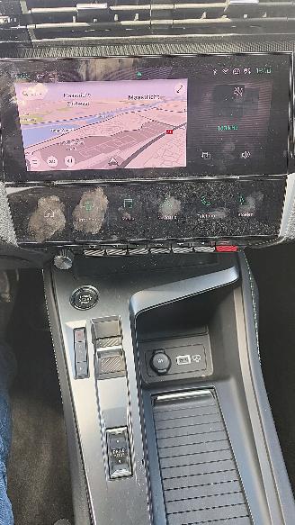 Peugeot 308 Peugeot 308 GT oliven grun /schwartses leder rijdende schade picture 13