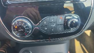 Renault Captur Renault Captur Luxe lederen bekleding, navigatie en achteruitrijcamera, in topconditie. picture 14