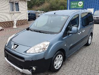 Käytettyjen passenger cars Peugeot Partner Tepee PEUGEOT Partner Tepee Esplanade X-Line topstaat 2010/11