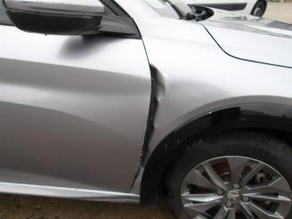 Peugeot 208  picture 10