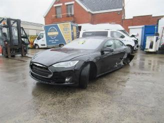 Schadeauto Tesla Model S TYPE 85 2013/12