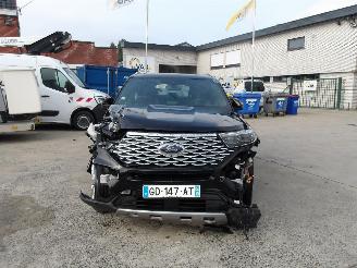 Ford Explorer PLATIUM picture 2