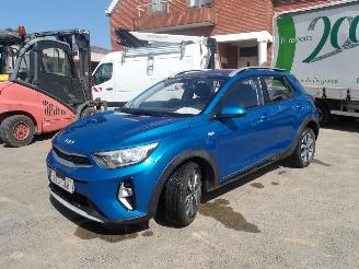 damaged passenger cars Kia Stonic  2022/6