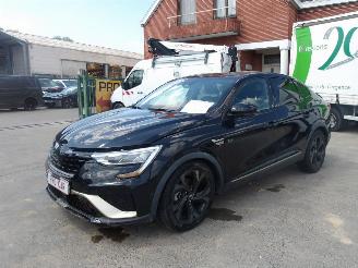 damaged passenger cars Renault Arkana E-TECH 2022/11