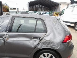 Volkswagen Golf  picture 10