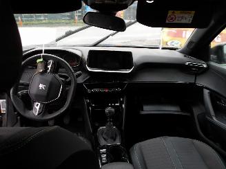 Peugeot 2008 1.2 PURE TECH ALLURE picture 13