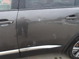 Peugeot 5008 HYBRID ALLURE picture 11