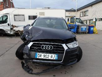 krockskadad bil bedrijf Audi Q3 2..0  QUATRO 2015/5